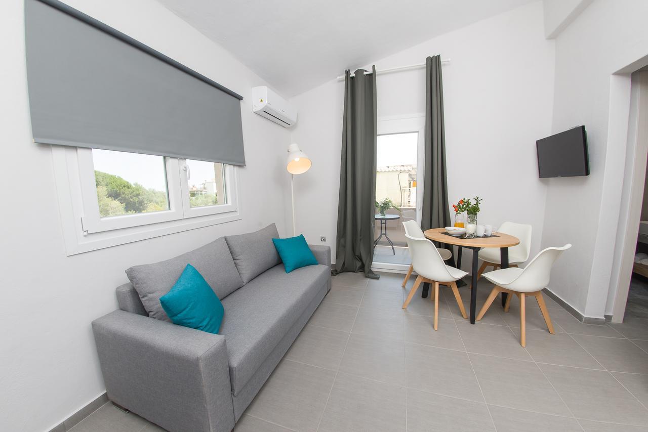 Palio Grey Apartments PalaiónTsiflíkion Esterno foto