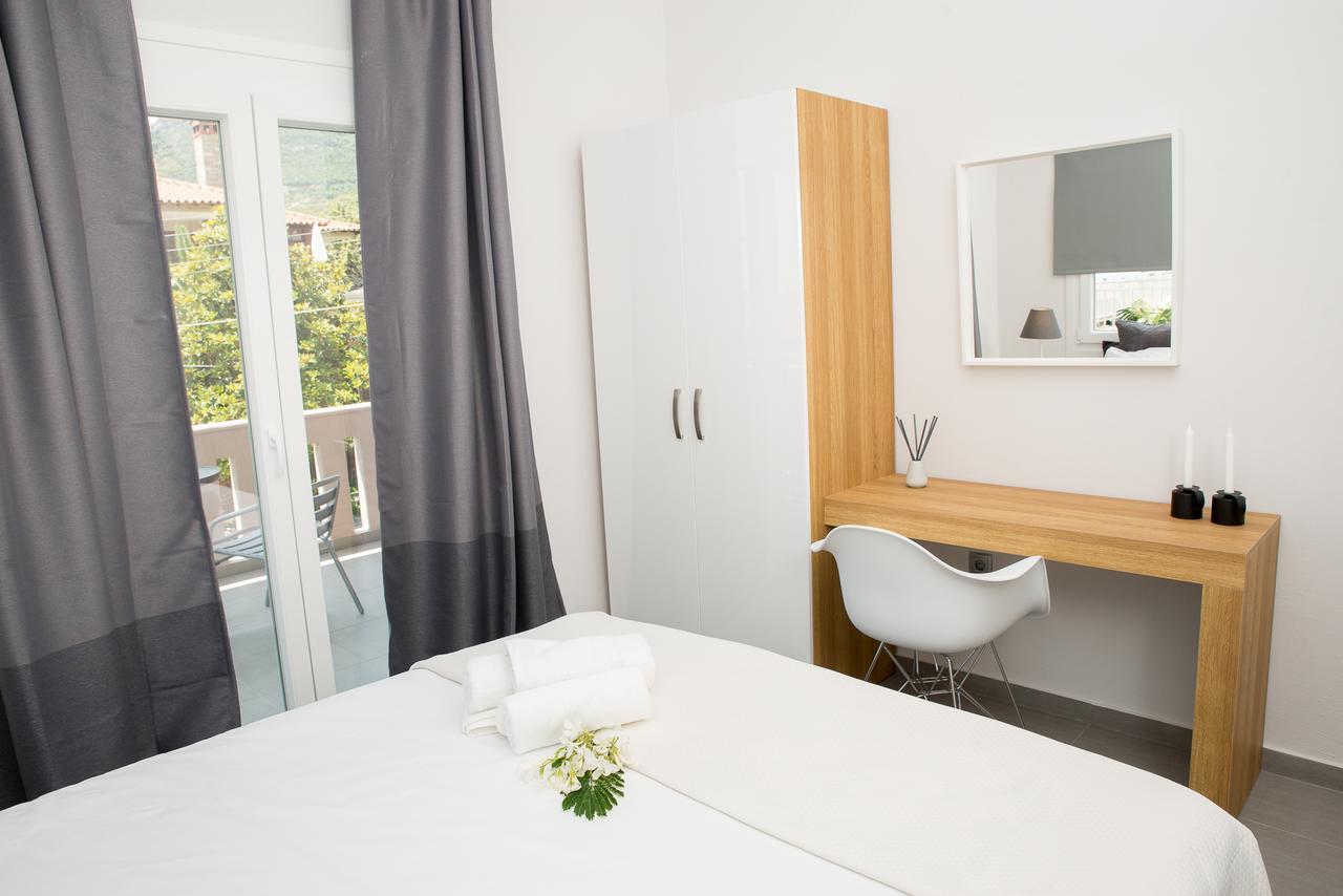 Palio Grey Apartments PalaiónTsiflíkion Esterno foto