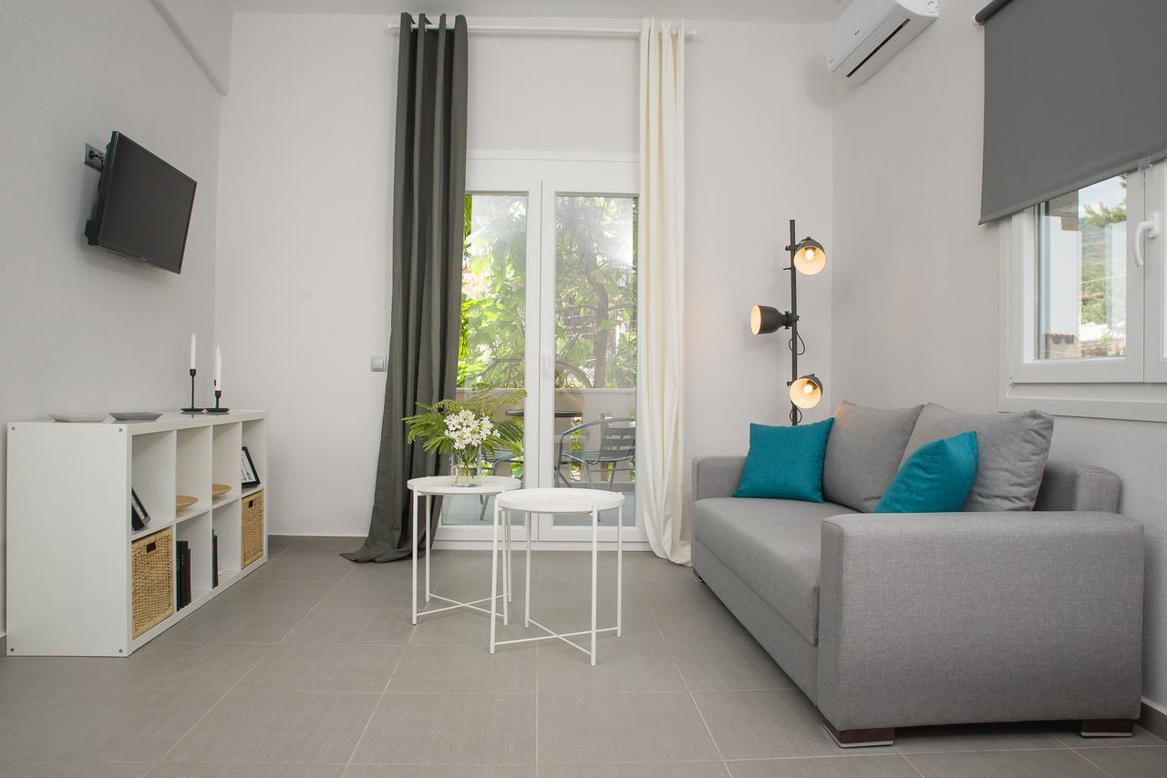 Palio Grey Apartments PalaiónTsiflíkion Esterno foto