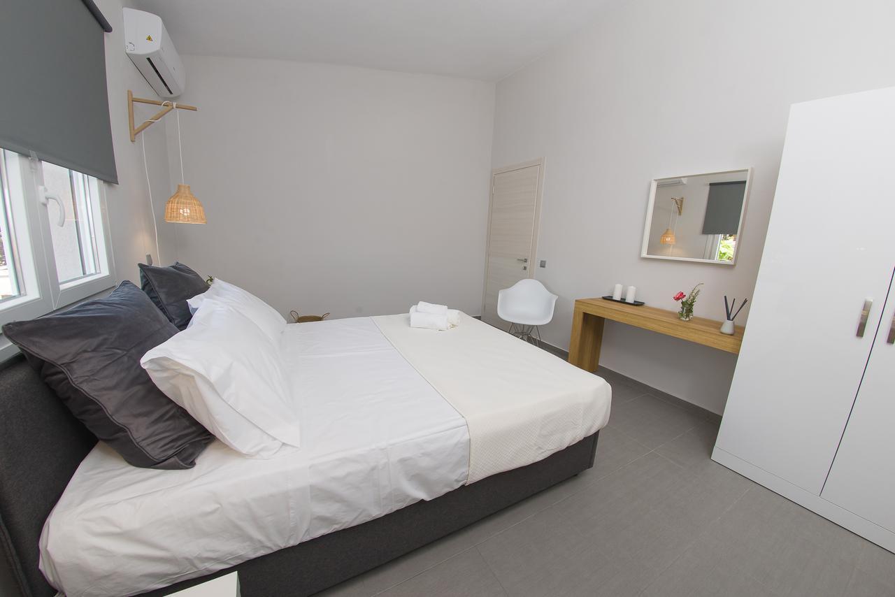 Palio Grey Apartments PalaiónTsiflíkion Esterno foto